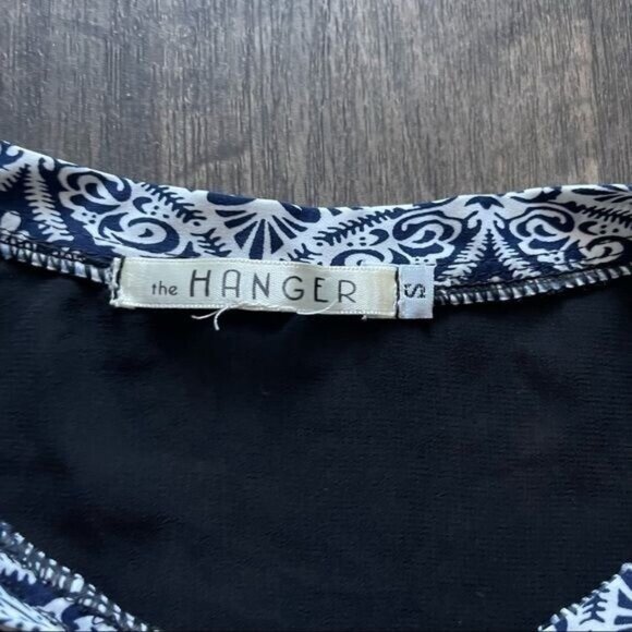 The Hanger Blue White And Black Sleeveless Studded Top Sheer Back Size S - Picture 11 of 11